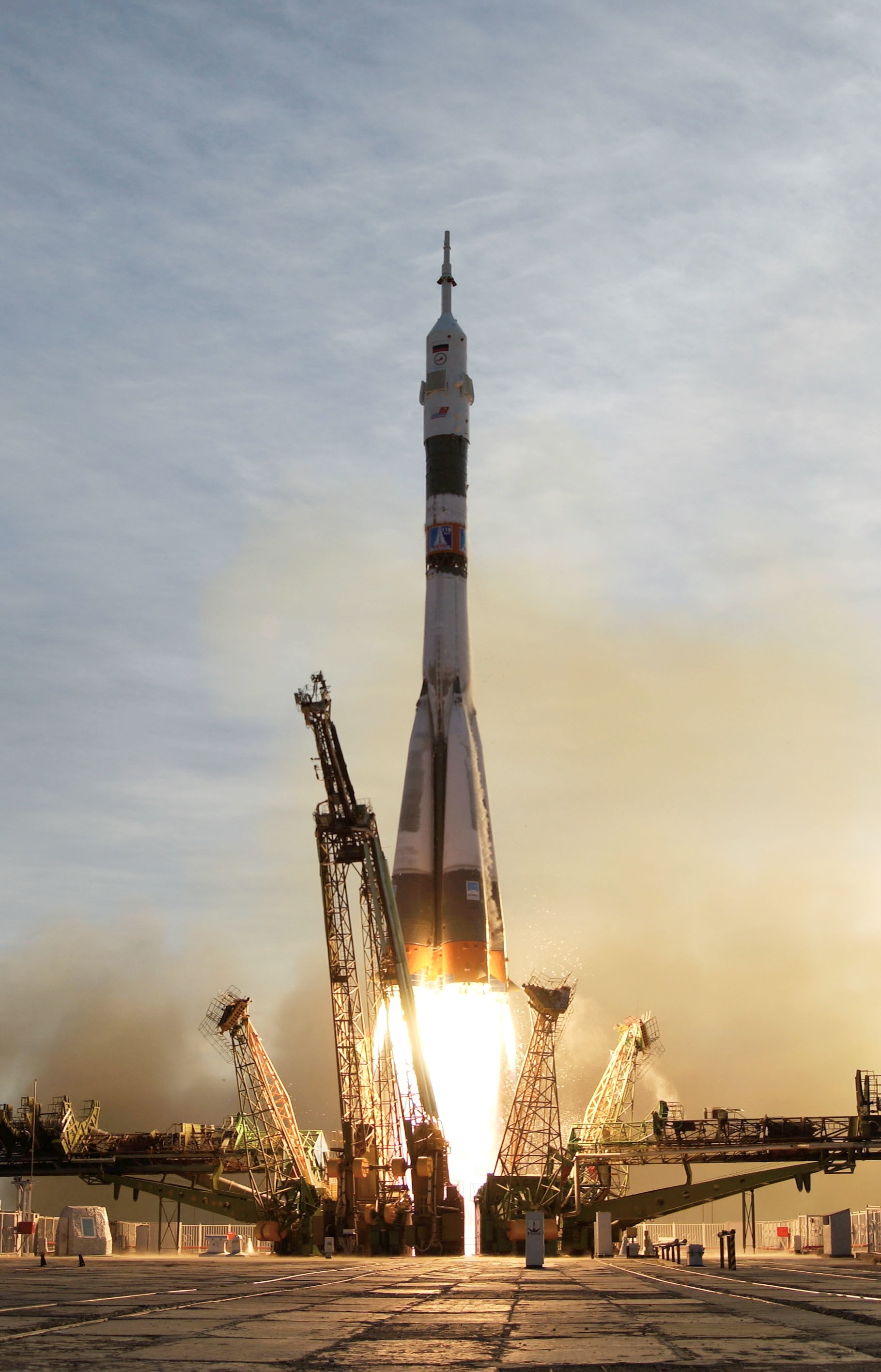 http://de.academic.ru/pictures/dewiki/115/soyuz_tma-5_launch.jpg