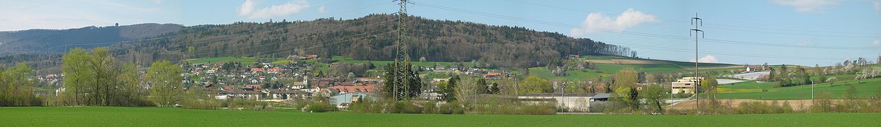 Panorama von Buchs mit der Lägern im Hintergrund