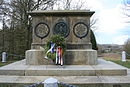 Koenigshuegel Denkmal links.jpg