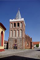 Lieberose Stadtkirche Westturm.jpg