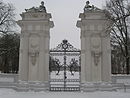 Tor zum Schlosspark Oranienburg.jpg