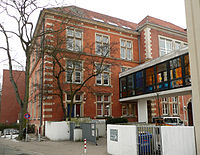 Helene Lange Schule Eingang.jpg