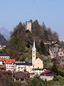 Die Ruine Canaschal oberhalb Trin