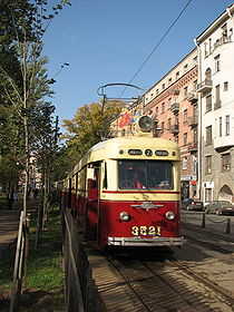 Museumszug LM-47 Nr.3521+3584 in Sankt-Petersburg