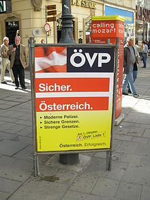 Wahlplakat der Österreichischen Volkspartei mit dem Text: „ÖVP: Sicher. Österreich: Moderne Polizei. Sichere Grenzen. Strenge Gesetze.“