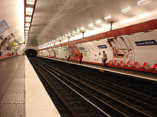 Metro Paris - Ligne 3 - station Louise Michel 01.jpg