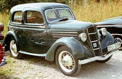 1936 Ford Model C Junior De Luxe Tudor Saloon DYJ078.jpg