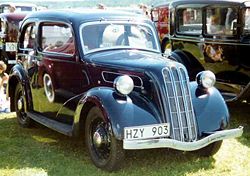 1938 Ford 7W Ten Junior De Luxe Saloon HZY903.jpg