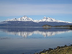 Blick vom argentinischen Nationalpark Tierra del Fuego über den Beagle-Kanal zur Isla Hoste