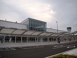 Shizuoka-airport-terminal.jpg