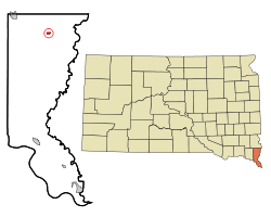 Union County South Dakota Incorporated and Unincorporated areas Alcester Highlighted.svg