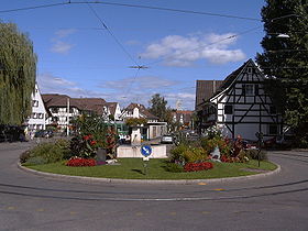 Blick auf den Dorfplatz