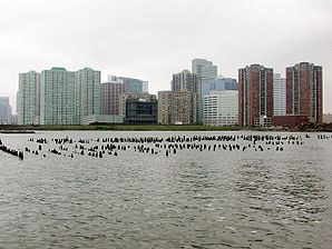 Newark vom Hudson River aus gesehen