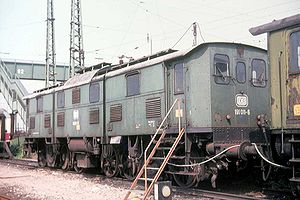 Bayerische E 99.0, ausgemustert und zum stationären Gerät degradiert im Jahre 1983.