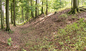 4 Meter hoher Außenwall im Süden