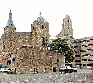 Rathaus Bensberg und Altes Schloss 2004