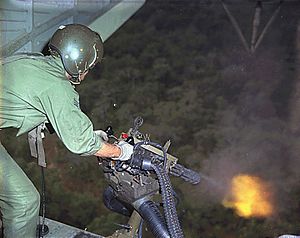 HH-3-minigun-vietnam-19681710.gif