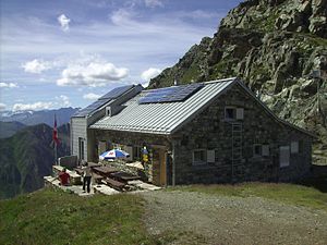 Die Medelserhütte auf der Fuorcla da Lavaz