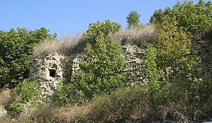 Burg Schraplau, innere Ringmauer mit Flankierungsturm