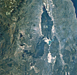 Der Vulkan Erta Ale (EA), aufgenommen aus dem Space Shuttle