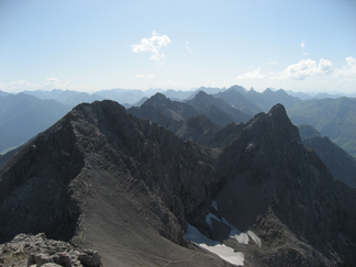 Bretterspitze und Gliegerkarspitze vom Gipfel der Urbeleskarspitze