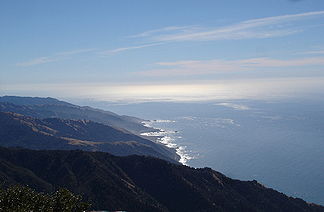 Das küstennahe Santa-Lucia-Gebirge vom Cone Peak aus gesehen