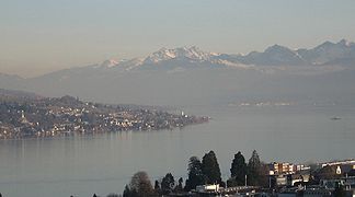 Mürtschenstock von Rüschlikon über den Zürichsee gesehen