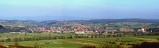 Der Rotenberg bei Rhumspringe mit dem Harz im Hintergrund