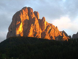 Langkofel, von St. Christina in Gröden aus gesehen