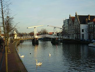 Gravestenenbrug und Ufer der Spaarne in Haarlem, 2008