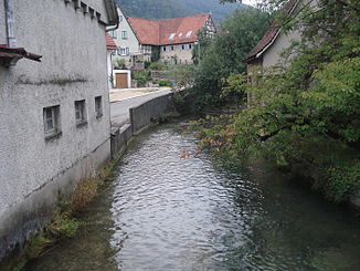 Die Lauter in Lenningen (flussabwärts)