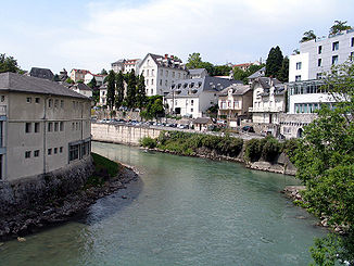 Der Gave de Pau in Lourdes