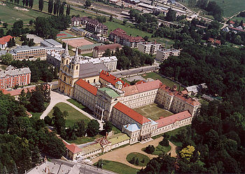 Luftaufnahme der Abtei