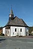 Außenansicht der Kirche Ss. Antonius und Luzia in Niederbergheim