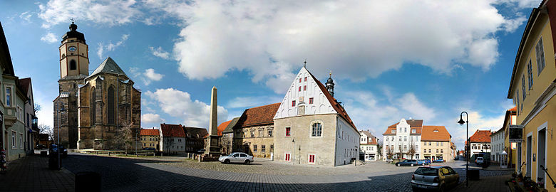 Marktplatz mit Michaeliskirche