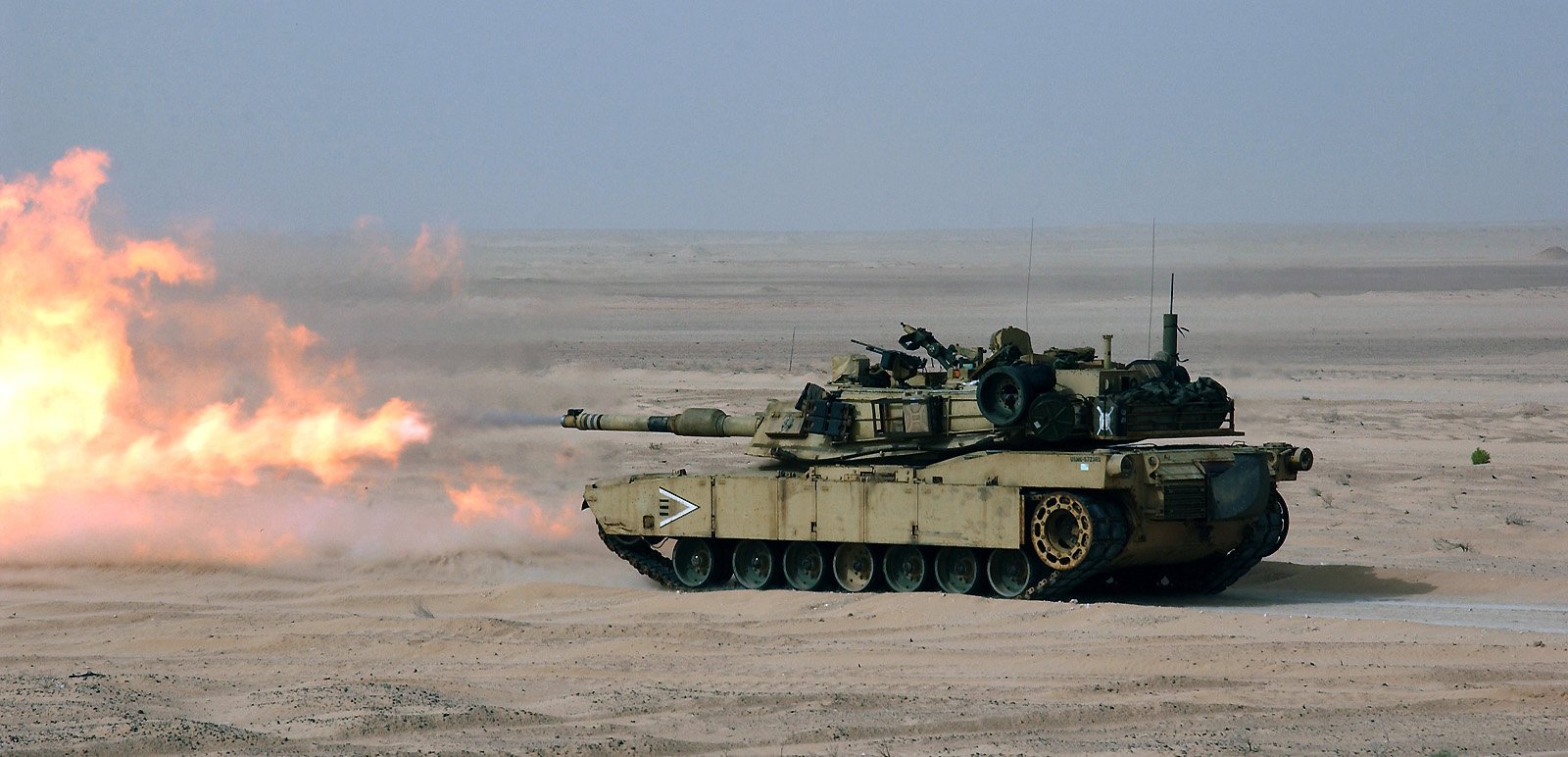 Abrams M1A2 Firing