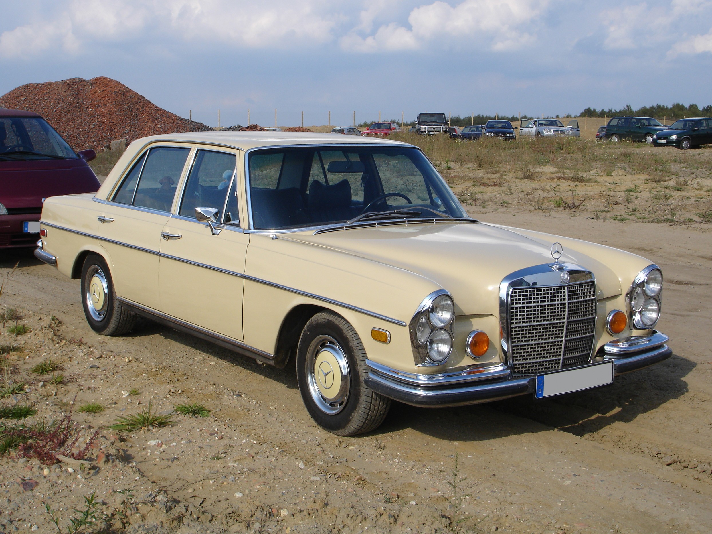 Mercedes W Radlaufleisten Mercedes W Radlaufleisten