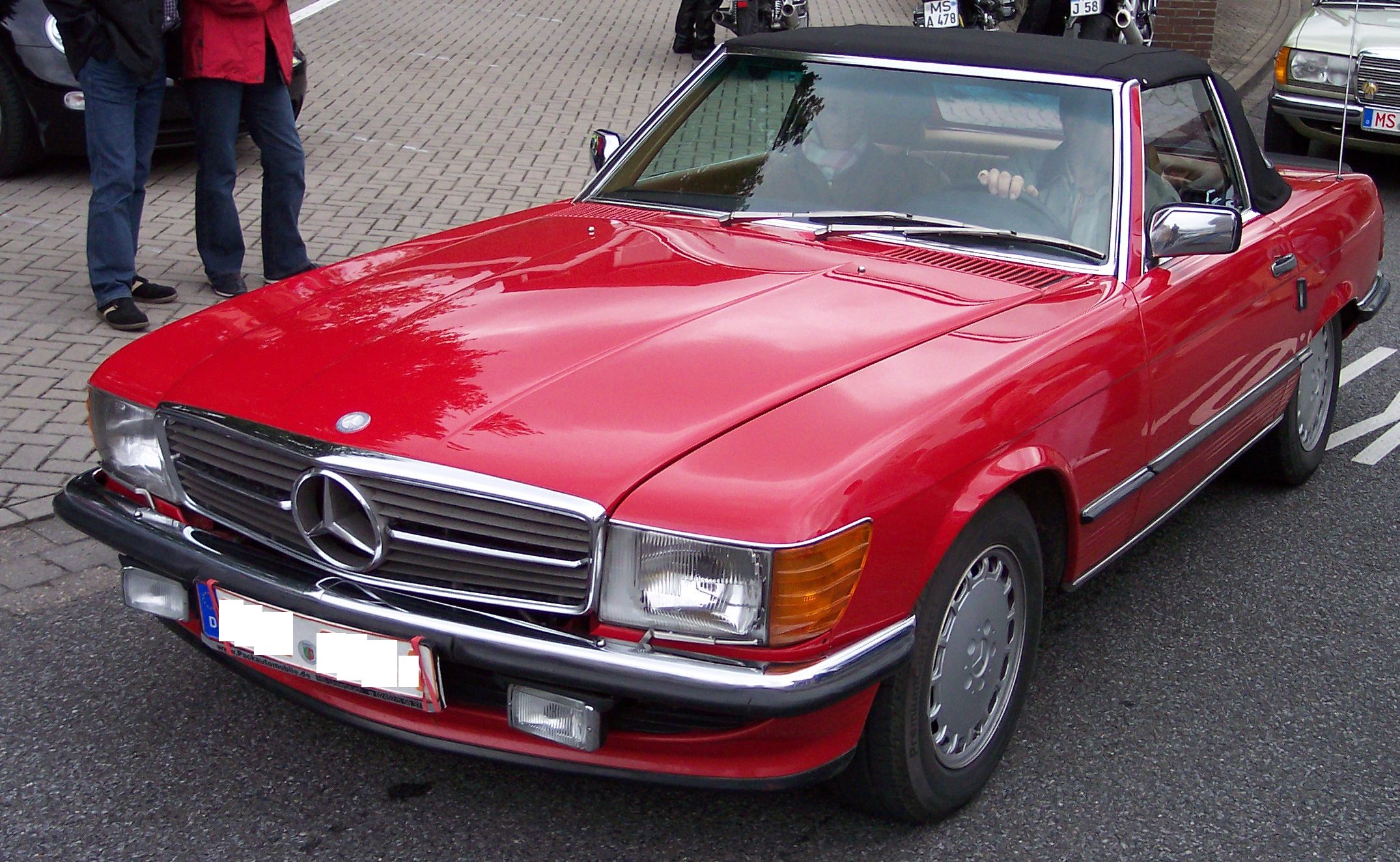 MercedesBenz SL 350 R107 Red