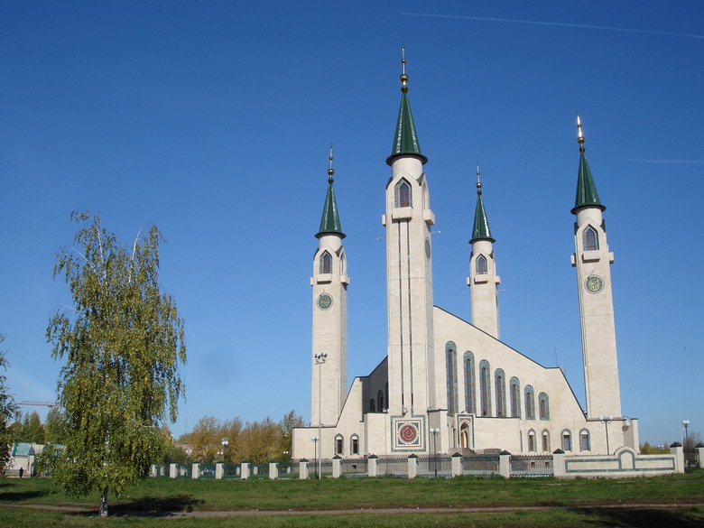 The main mosque in Ufa from Sluchevskaya mountain. 1910 and 101 years later The main mosque in Ufa from Sluchevskaya mountain. 1910 and 101 years later