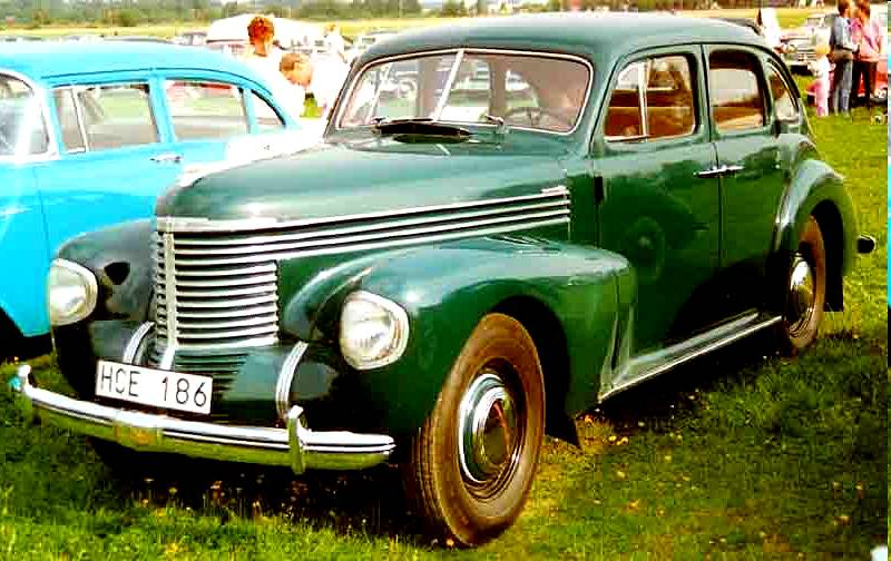 Los principios de Opel y sus modelos Opel_Kapitan_De_Luxe_4-Door_Sedan_1939
