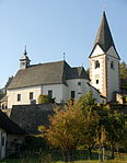 Kath. Pfarrkirche hl. Johannes der Täufer mit Turm und Friedhof
