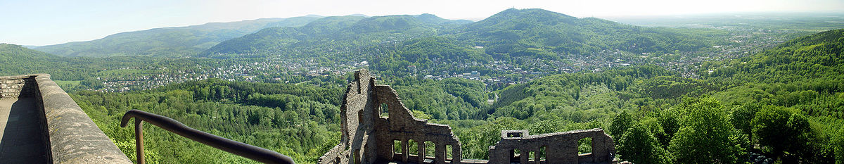 Blick auf Baden-Baden von der Ruine Hohenbaden.