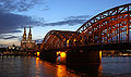 Hohenzollernbrücke über den Rhein, Dom im Hintergrund