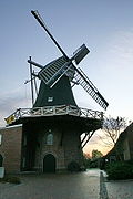 Mühle im Ortsteil Idafehn im Morgenlicht
