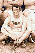 Robert Cloughen 1907im Ziel beim Marathon