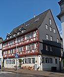 Haus zum Anker Bolongarostrasse 173 F-Hoechst.jpg