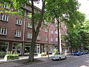Wohn- und Geschäftshäuser am Hartzlohplatz in Hamburg-Barmbek-Nord 2.jpg