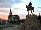 Windhoek Christuskirche Reiterdenkmal.jpg