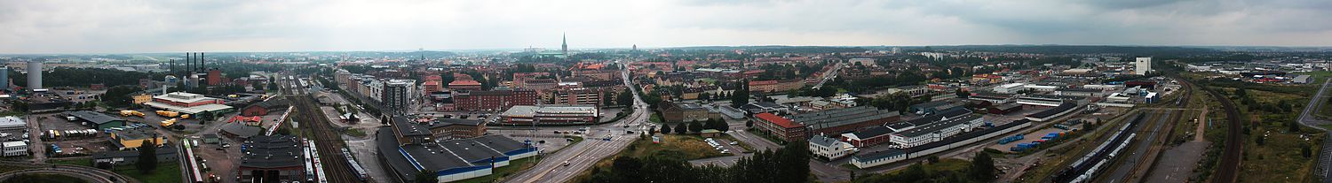 Panoramabild Linköpings, mit der Domkyrka als größter Erhebung im Zentrum der Stadt