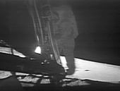 Neil Armstrong betritt den Mond